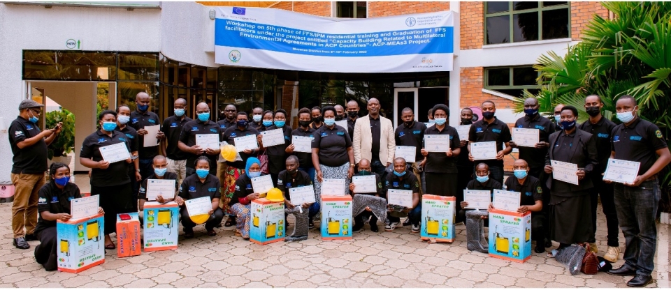 Rwanda: Graduation of 30 Field Farmer School trainees